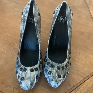 BKE Sole heels size 8. Never been worn.  Darling with a pair of jeans!